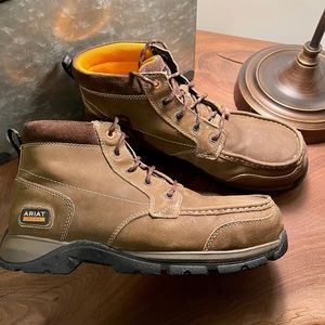 *** ARIAT *** WORK BOOTS, ASTM F2413-17  SIZE 10D